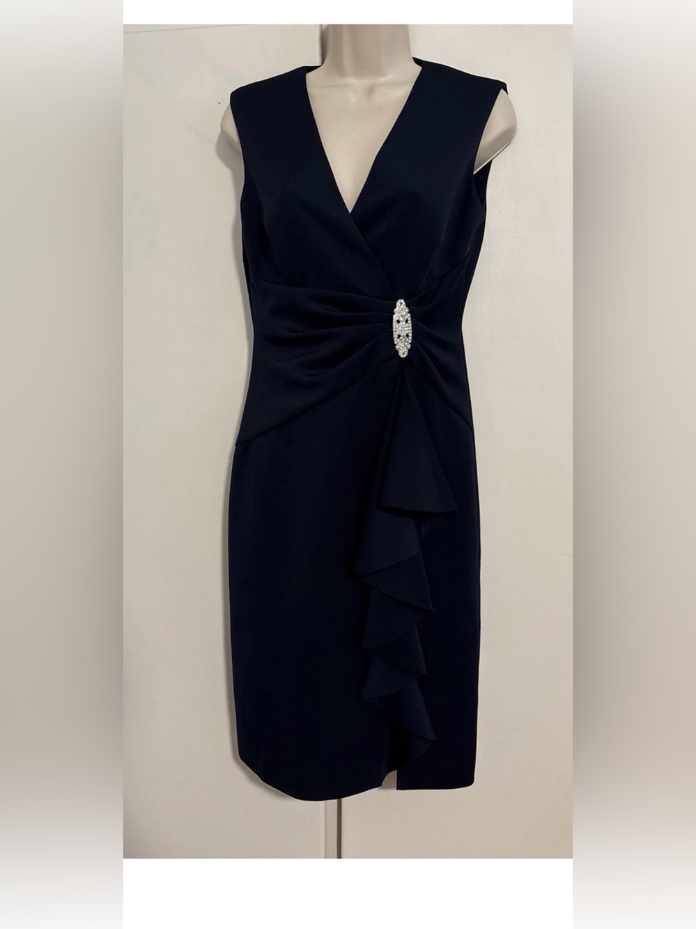 Flawless Blue W/ Rhinestone Brooch Side Ruffle Size 4 Dress Jessica Howard